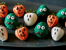 Halloween Chocolate-Covered Strawberries